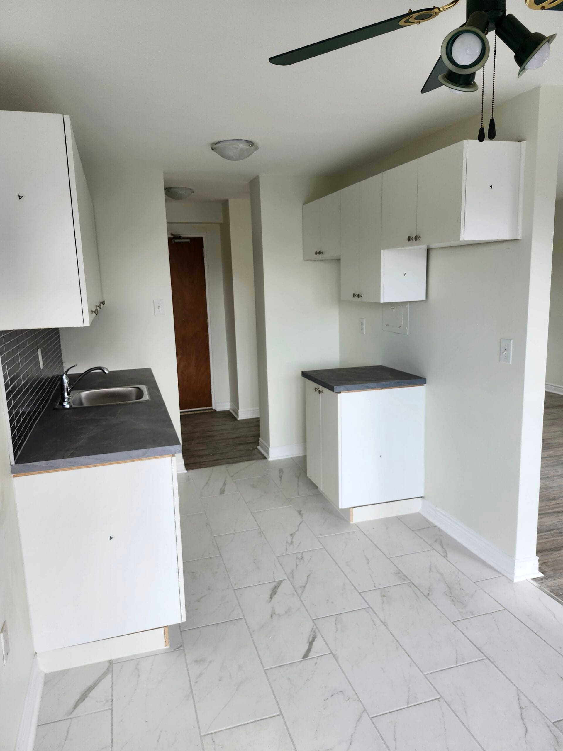 Kitchen renovation with tile flooring Toronto – MT Renovations