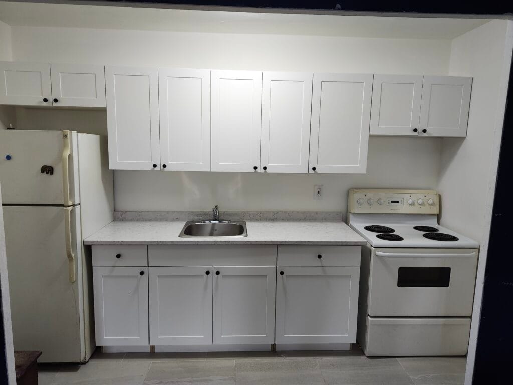 White kitchen cabinets and countertop renovation Toronto – MT Renovations