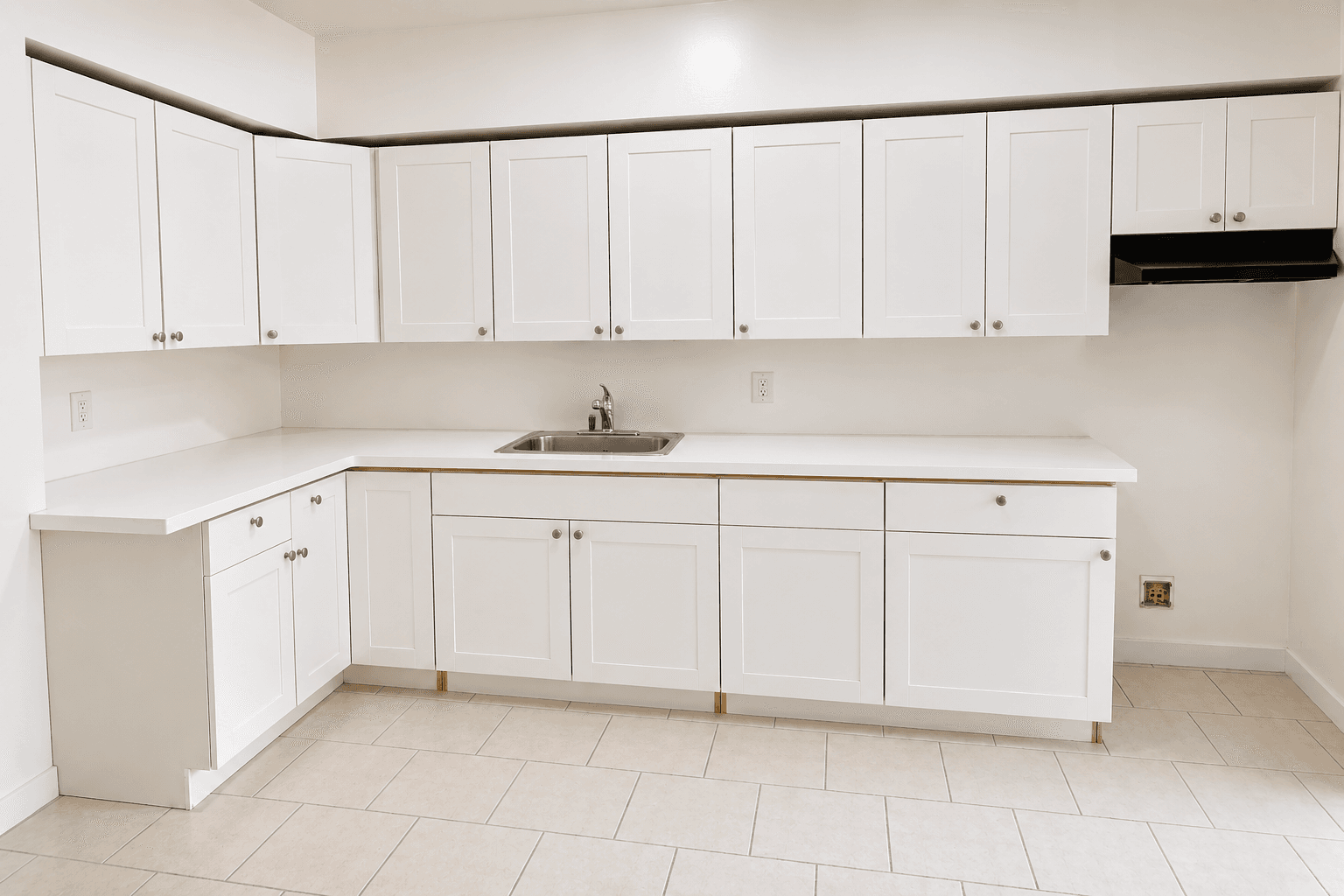White shaker kitchen renovation Toronto – MT Renovations