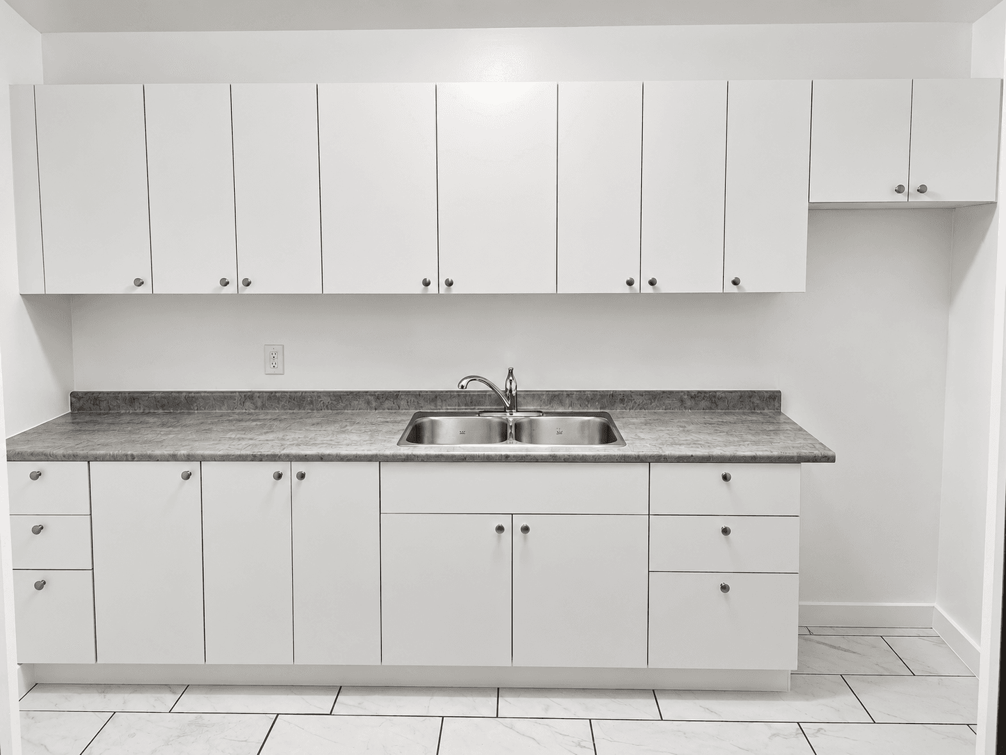 White kitchen cabinet renovation Toronto – MT Renovations